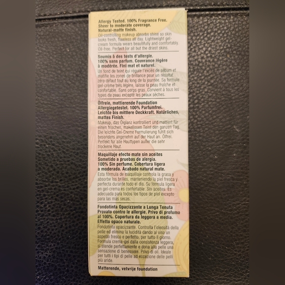 Clinique Stay-Matte Oil-Free Makeup Foundation In 14 Vanilla - Picture 3 of 8